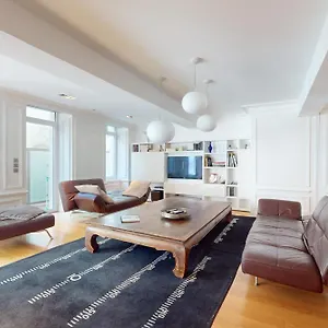 Le N 10 - Grand De 200 M2 Avec Patio De 35 M2 En Vieille , Annecy France