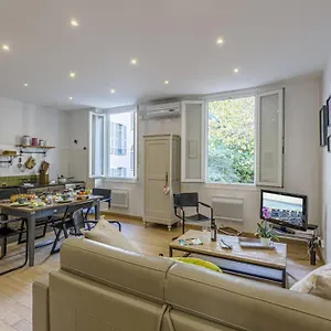Gambetta - Charming 2 Bedroom - Near Promenade , Nice France